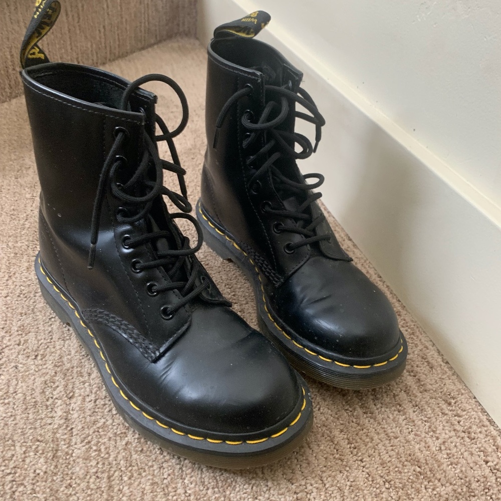 Dr. Marten Airwaves lace up boots